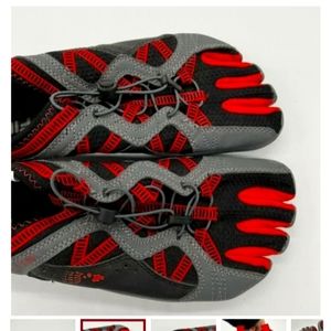 Fila Skeletoes Running Hiking Water Shoes / Sneakers Red, Gray, & Black Sz 8Men